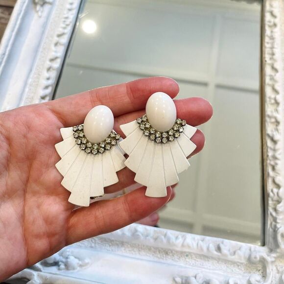 VINTAGE White 80’s Rhinestone Earrings - Picture 1 of 5